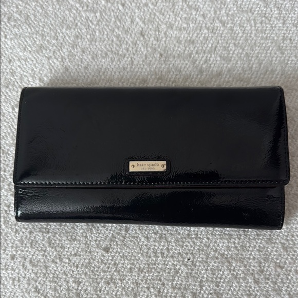 kate spade Handbags - Kate Spade Bixby Trifold Patent Leather Wallet